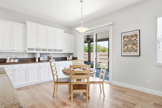 679 Lefevre Dr, Folsom, CA 95630