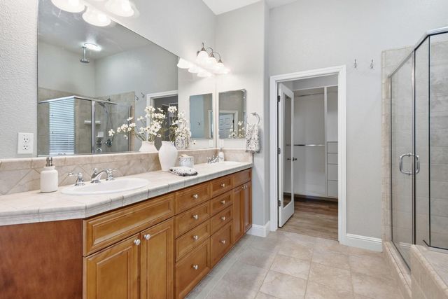 679 Lefevre Dr, Folsom, CA 95630