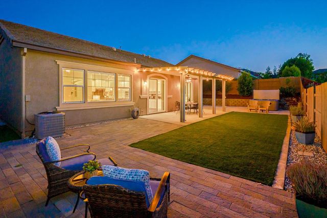 679 Lefevre Dr, Folsom, CA 95630