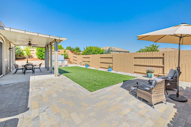 679 Lefevre Dr, Folsom, CA 95630