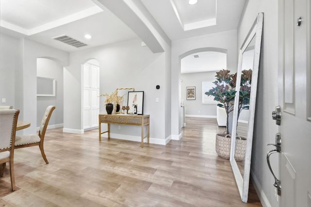 679 Lefevre Dr, Folsom, CA 95630