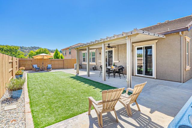 679 Lefevre Dr, Folsom, CA 95630