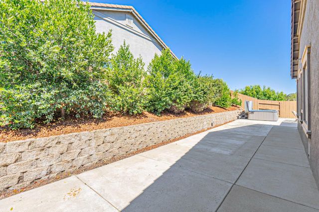 679 Lefevre Dr, Folsom, CA 95630