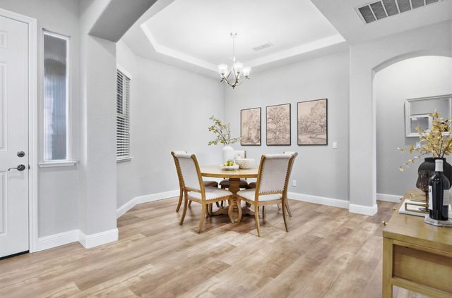 679 Lefevre Dr, Folsom, CA 95630