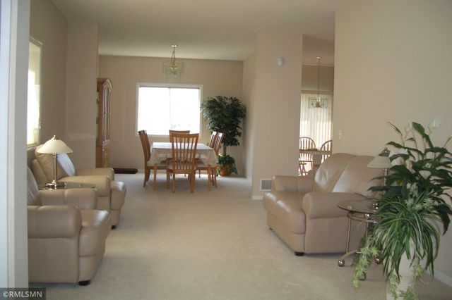 8571 Savanna Oaks Lane, Woodbury, MN 55125