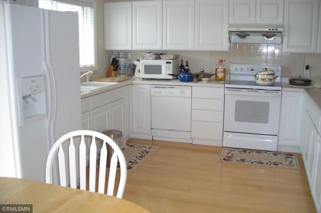 8571 Savanna Oaks Lane, Woodbury, MN 55125
