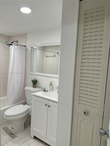 2100 Sans Souci Blvd B811, North Miami, FL 33181