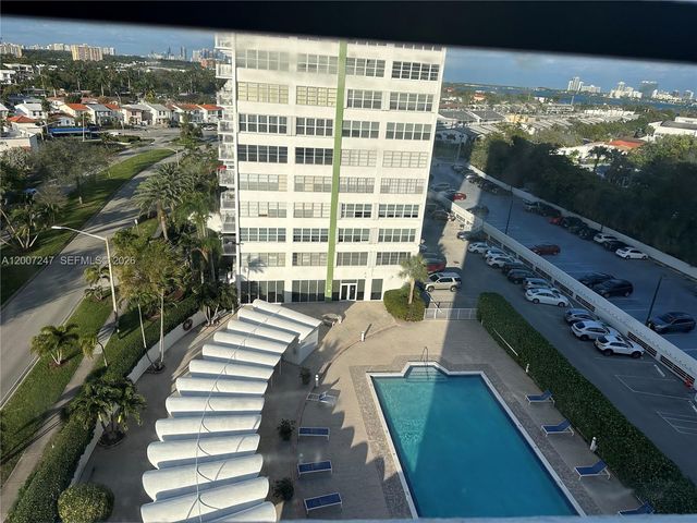 2100 Sans Souci Blvd B811, North Miami, FL 33181