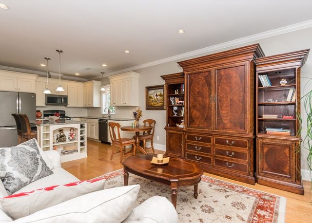 17 Washington Avenue 4, Waltham, MA 02453