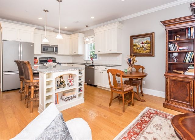 17 Washington Avenue 4, Waltham, MA 02453