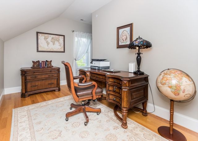 17 Washington Avenue 4, Waltham, MA 02453