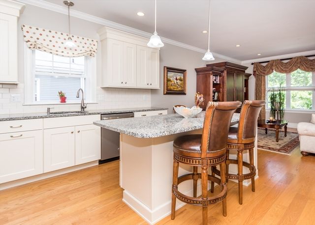 17 Washington Avenue 4, Waltham, MA 02453