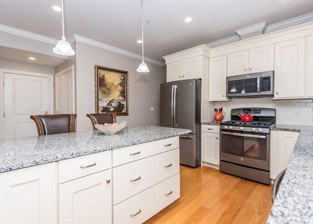 17 Washington Avenue 4, Waltham, MA 02453