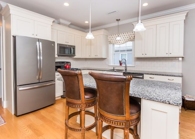17 Washington Avenue 4, Waltham, MA 02453