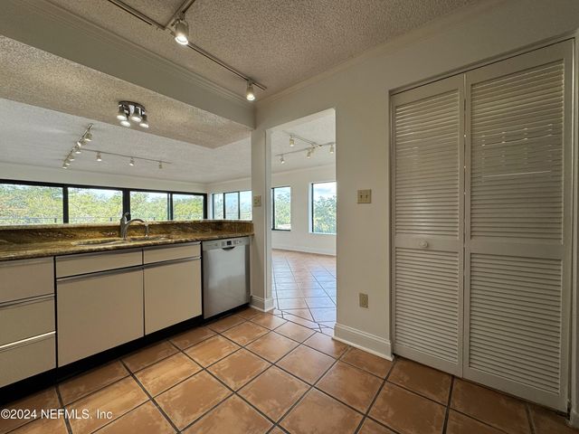 6000 SAN JOSE Boulevard 5-F, Jacksonville, FL 32217