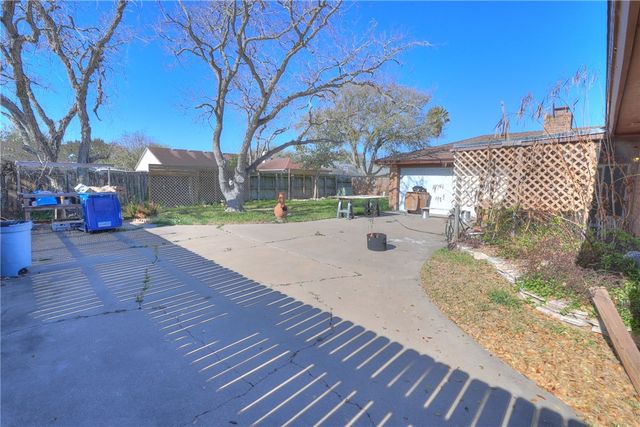 5209 Bromley Dr, Corpus Christi, TX 78413