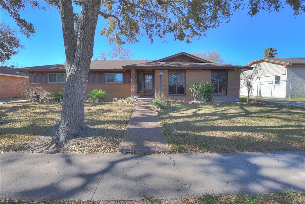 5209 Bromley Dr, Corpus Christi, TX 78413