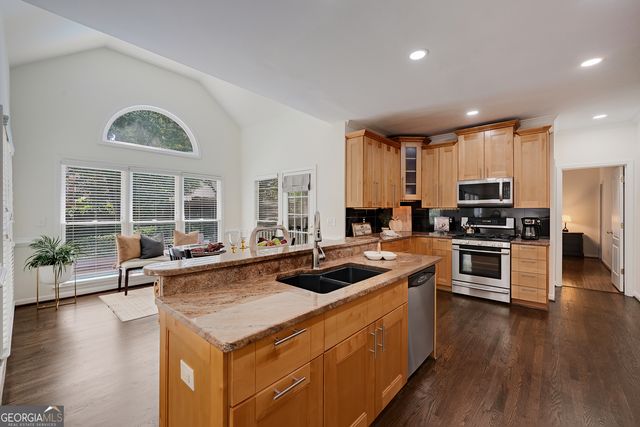 7055 Devonhall Way, Johns Creek, GA 30097