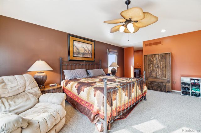 5965 CRESTWOOD Drive, West Bloomfield, MI 48322