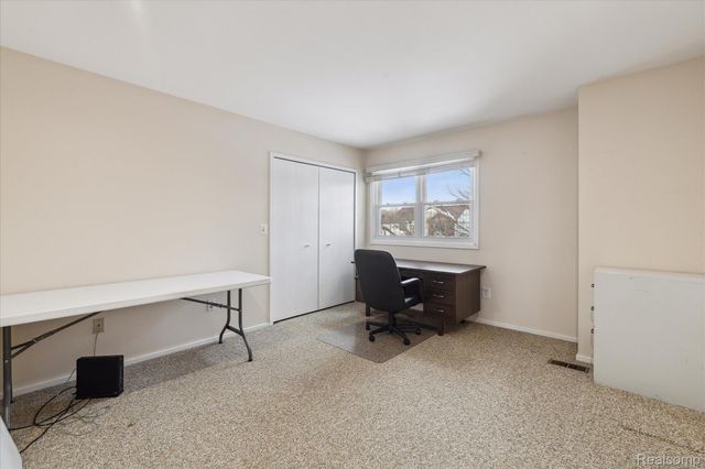 5965 CRESTWOOD Drive, West Bloomfield, MI 48322