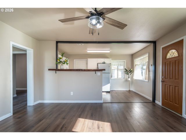 430 Se CARROL St, Winston, OR 97496