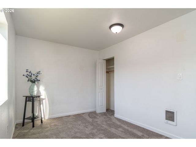 430 Se CARROL St, Winston, OR 97496