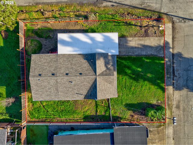 430 Se CARROL St, Winston, OR 97496