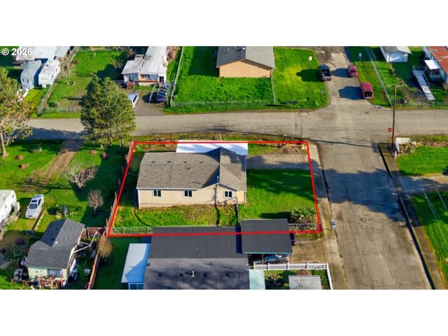 430 Se CARROL St, Winston, OR 97496