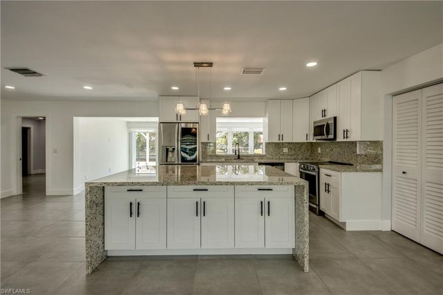 4312 S Pacific CIR, North Fort Myers, FL 33903