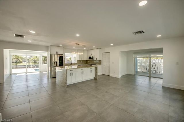 4312 S Pacific CIR, North Fort Myers, FL 33903
