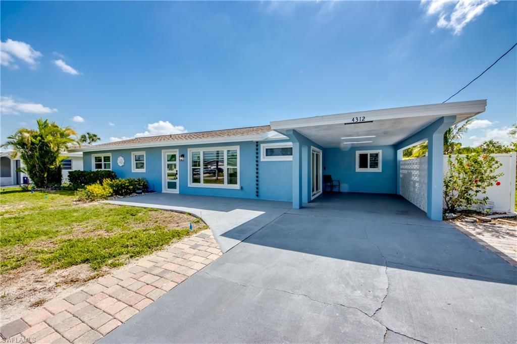 4312 S Pacific CIR, North Fort Myers, FL 33903