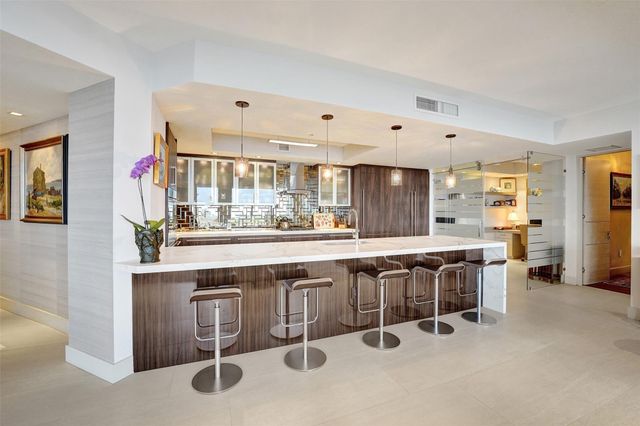 1180 N Federal Highway 1006, Fort Lauderdale, FL 33304