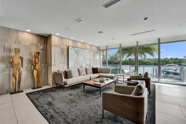 1180 N Federal Highway 1006, Fort Lauderdale, FL 33304