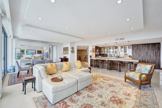 1180 N Federal Highway 1006, Fort Lauderdale, FL 33304