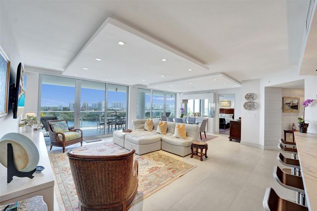 1180 N Federal Highway 1006, Fort Lauderdale, FL 33304