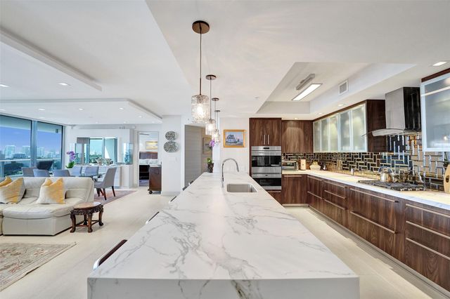 1180 N Federal Highway 1006, Fort Lauderdale, FL 33304