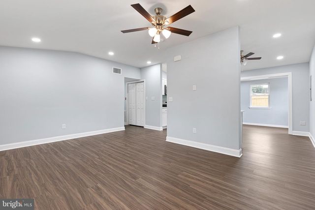 4 MARTELL RD, Newark, DE 19713
