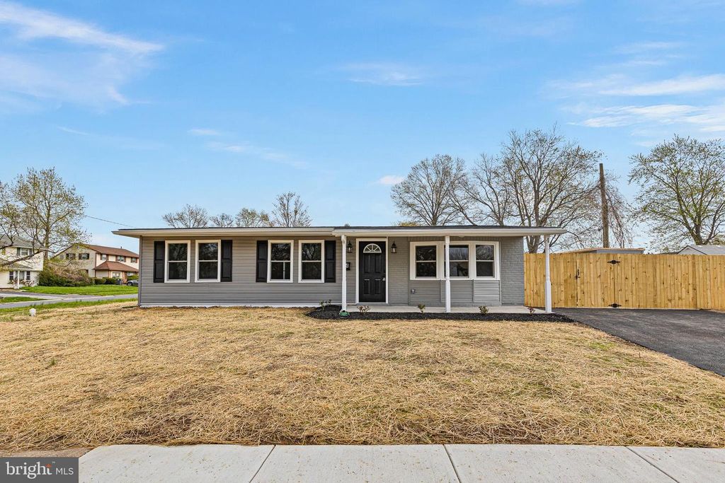 4 MARTELL RD, Newark, DE 19713
