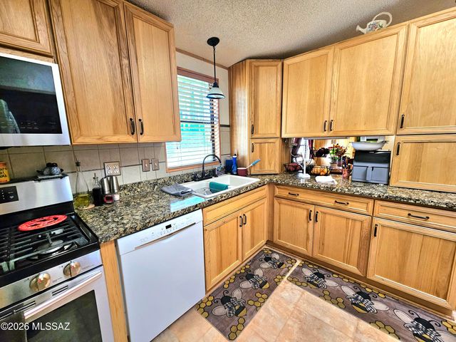 3145 W Citrus Road, Benson, AZ 85602