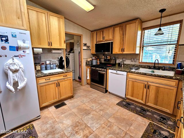 3145 W Citrus Road, Benson, AZ 85602