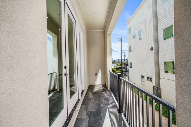 3405 Baer Street, Houston, TX 77020