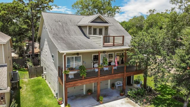 226 Valmar Street, Kemah, TX 77565