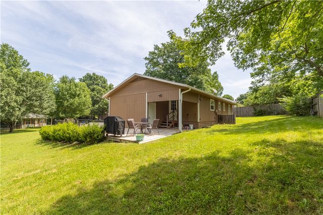 929 Eden Circle, Fayetteville, AR 72701