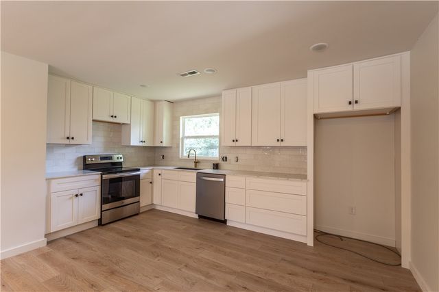 929 Eden Circle, Fayetteville, AR 72701