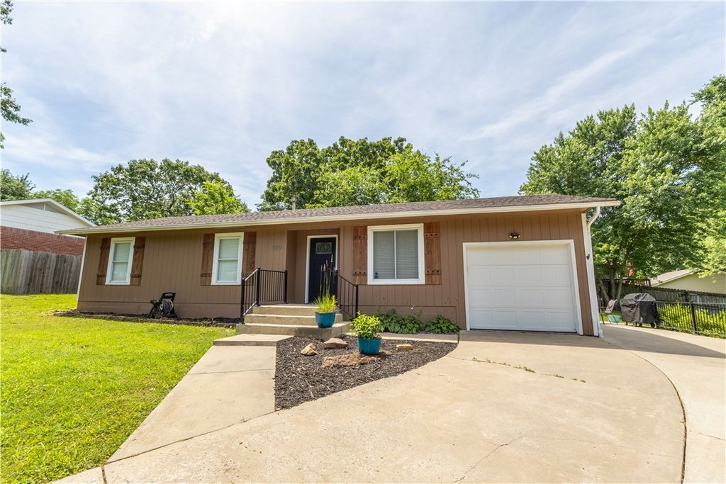 929 Eden Circle, Fayetteville, AR 72701