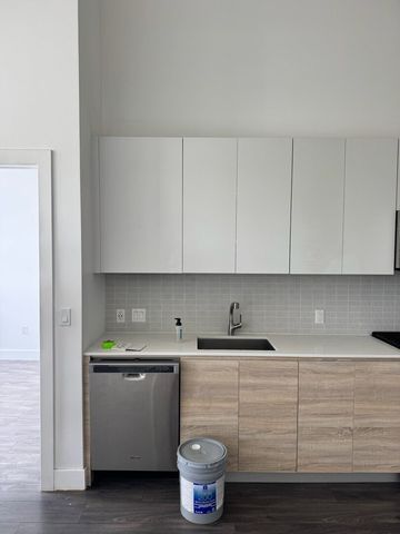 4000 W Diversey Avenue 517, Chicago, IL 60639