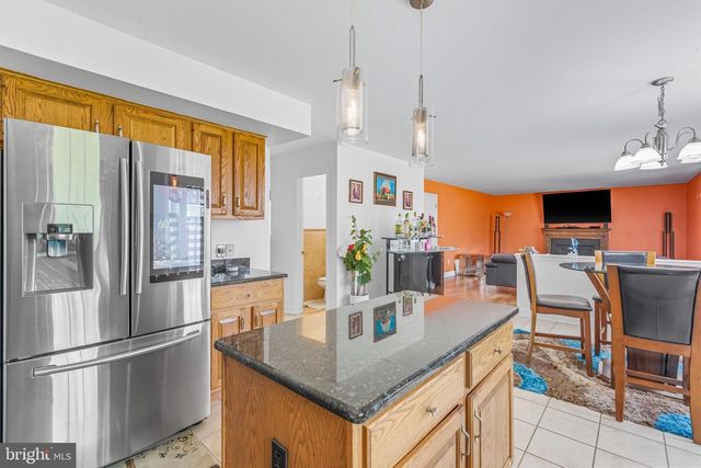 102 OLD AIRPORT RD, Douglassville, PA 19518