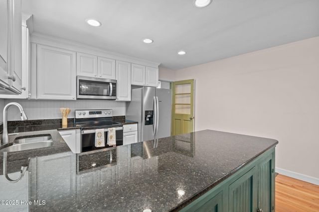 304 Selkirk Trail, Southern Pines, NC 28387