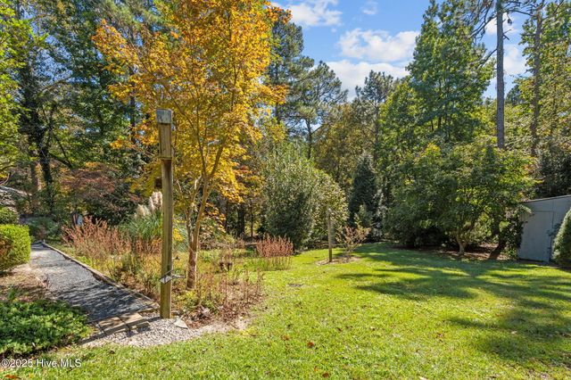 304 Selkirk Trail, Southern Pines, NC 28387