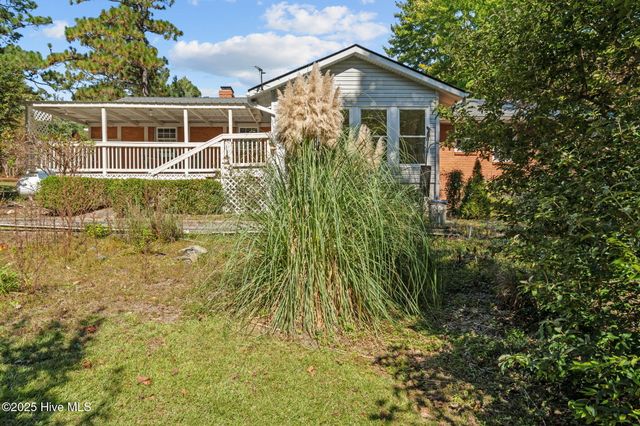 304 Selkirk Trail, Southern Pines, NC 28387